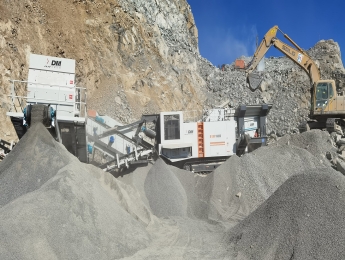 四川西昌时产150吨硬质岩移动破碎生产线